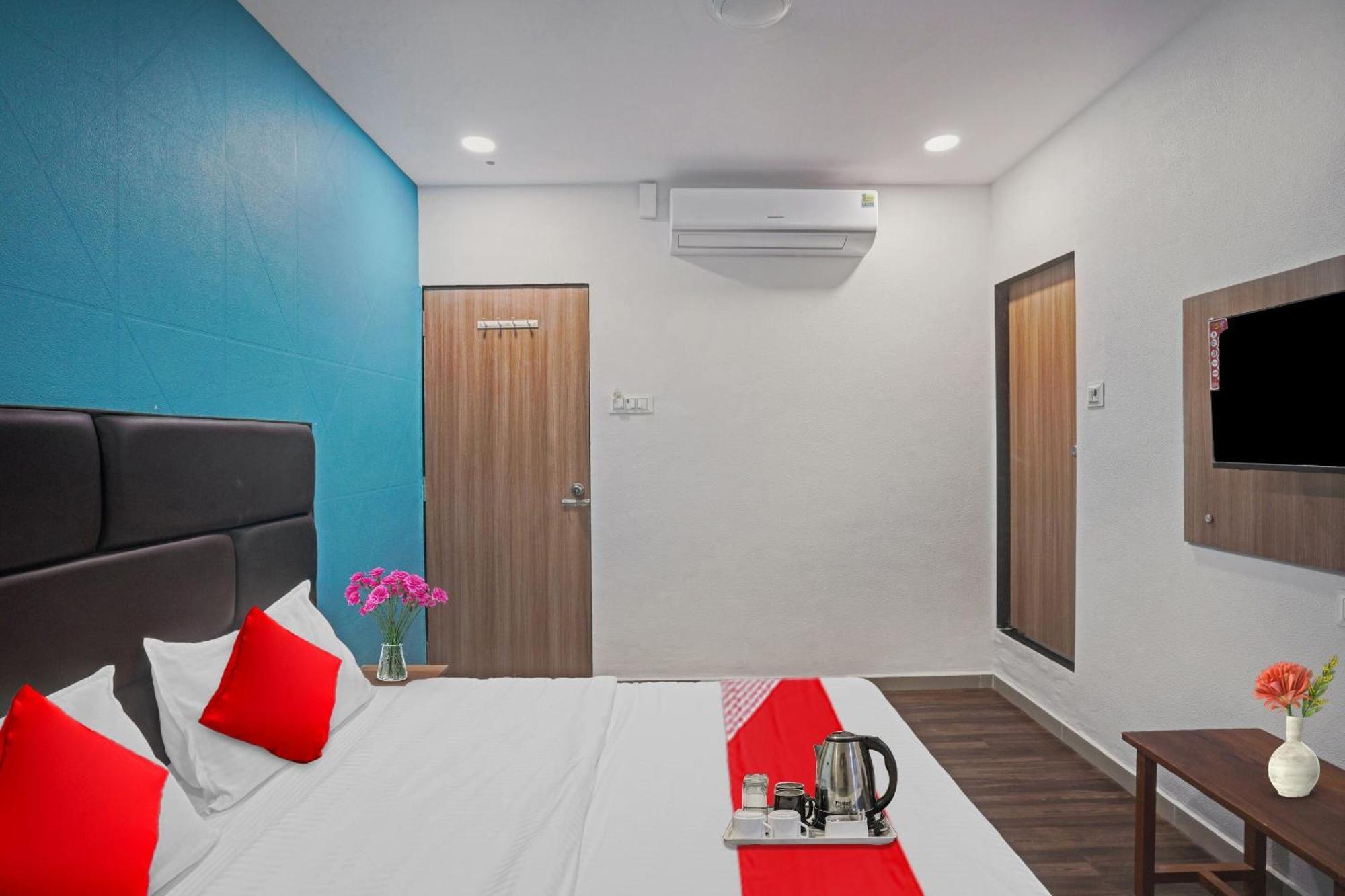 Hotel O Infinity Surat Luaran gambar