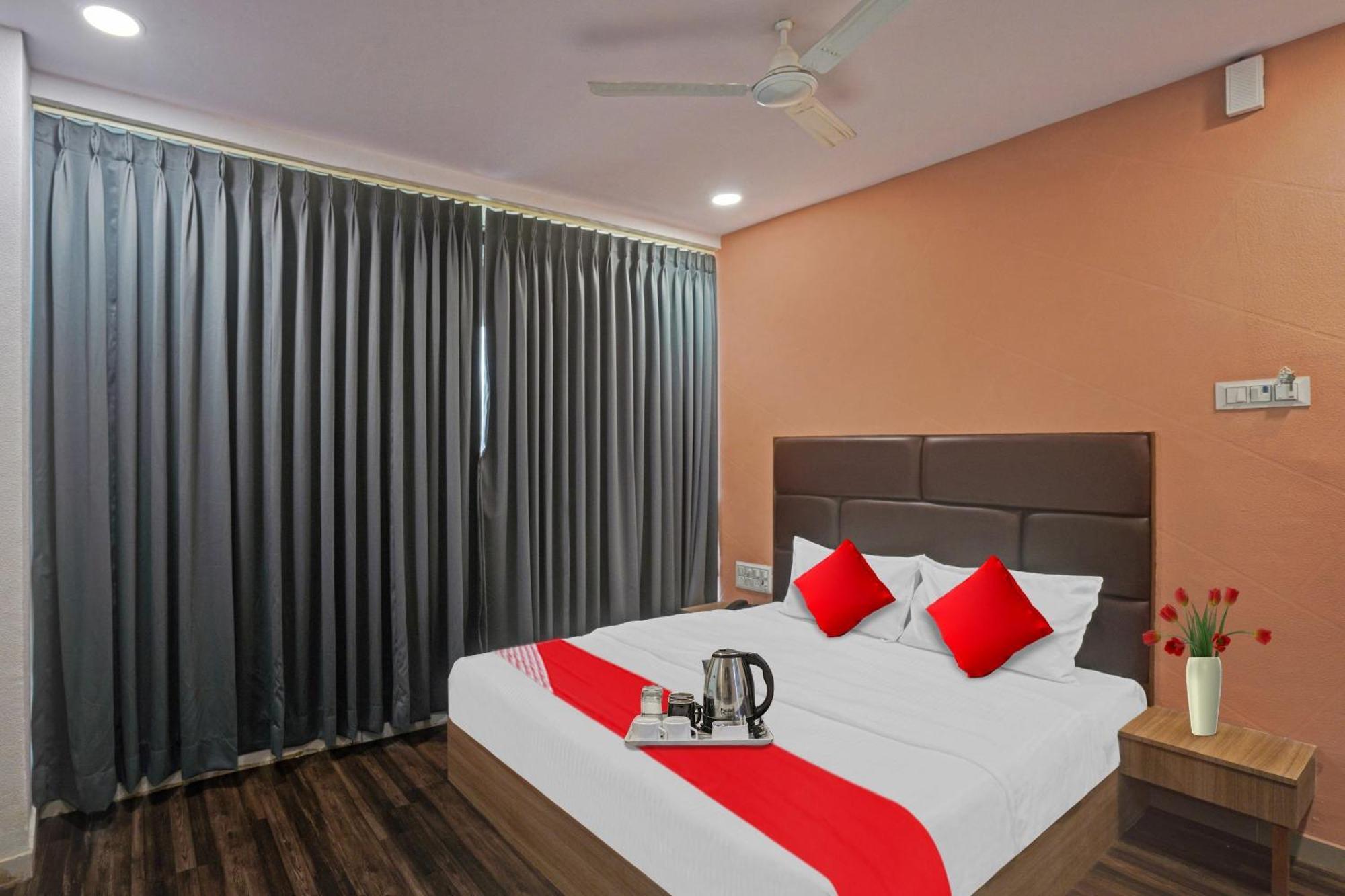 Hotel O Infinity Surat Luaran gambar