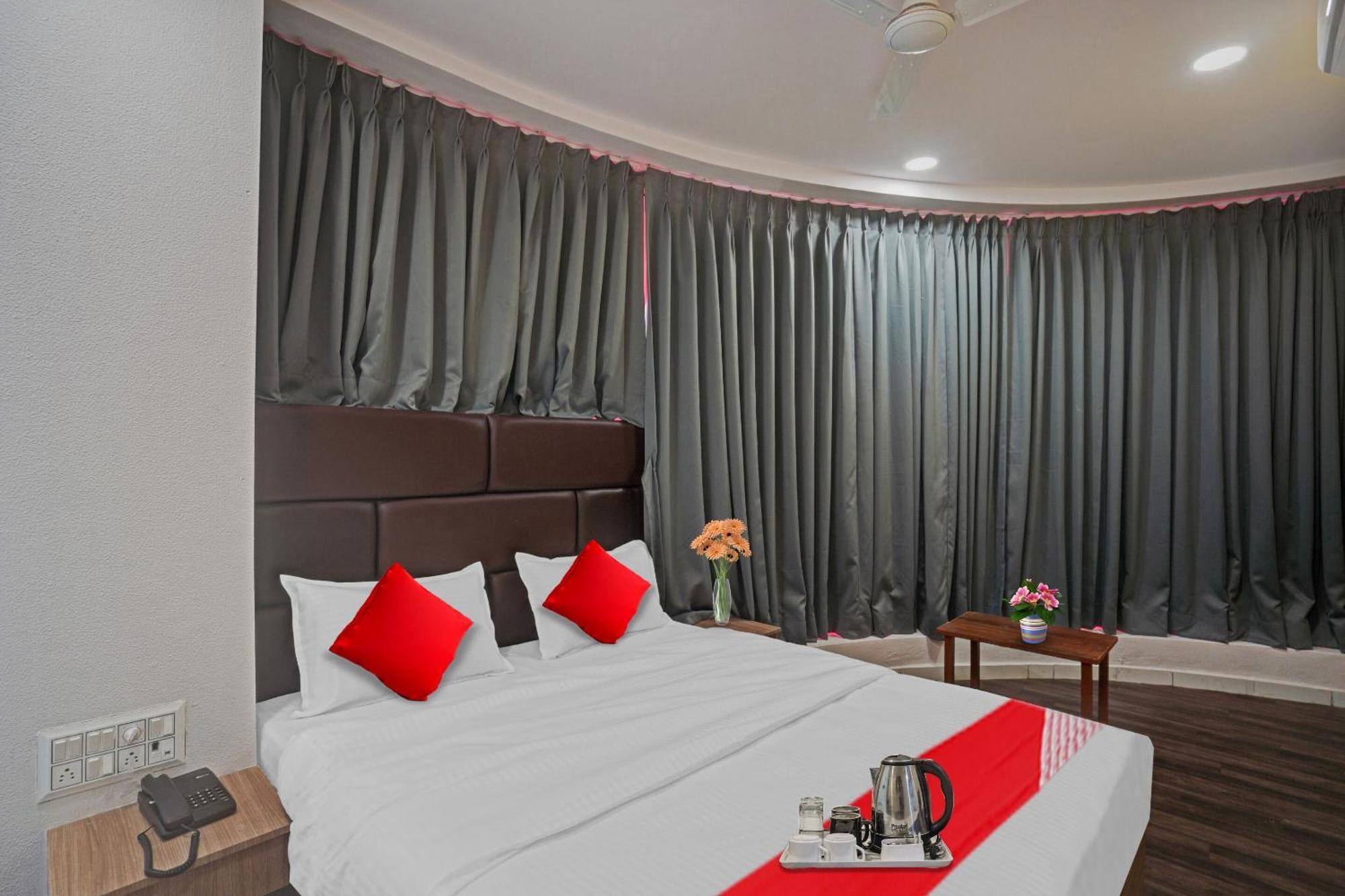 Hotel O Infinity Surat Luaran gambar